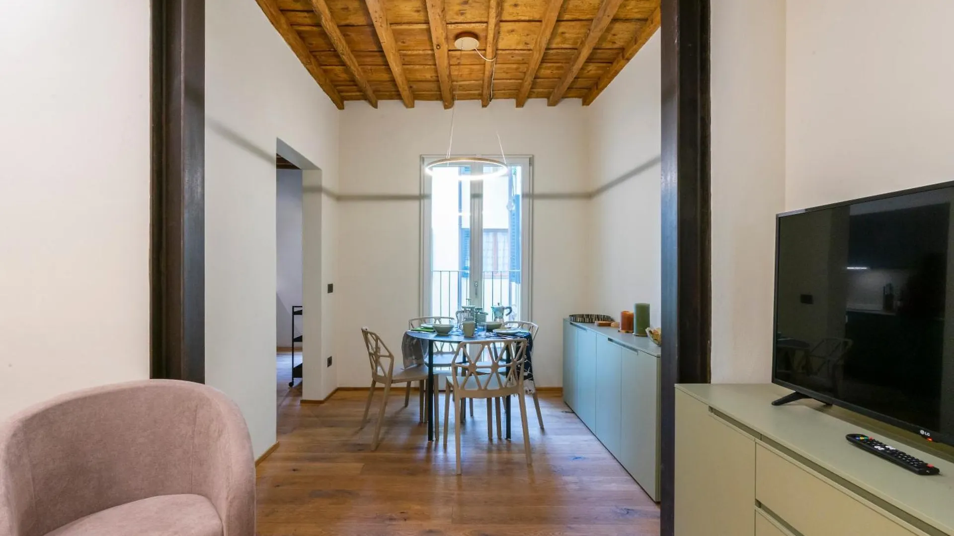Oltrarno Deluxe, Florence Apartment