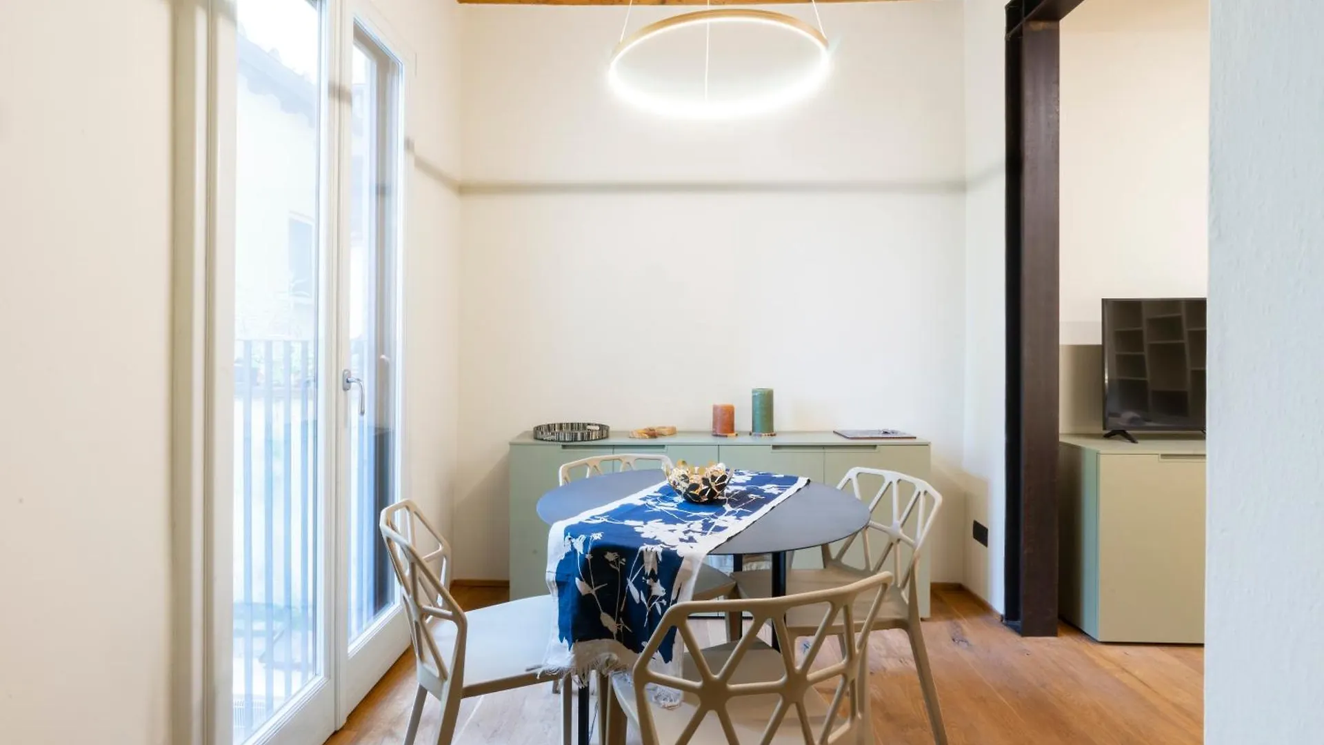 Oltrarno Deluxe, Florence